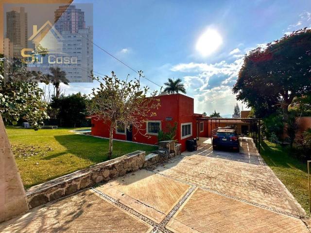 Casa en Lomas de Cuernavaca. Temixco, Mor. Zona Tec, Autopista Aca, Burgos