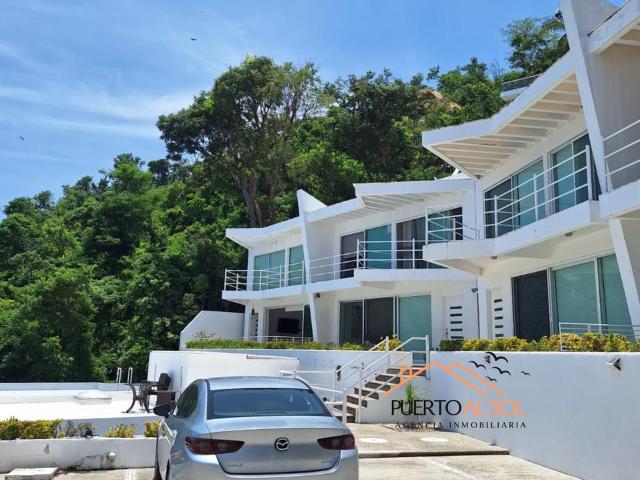 Casa en Lomas de Costa Azul