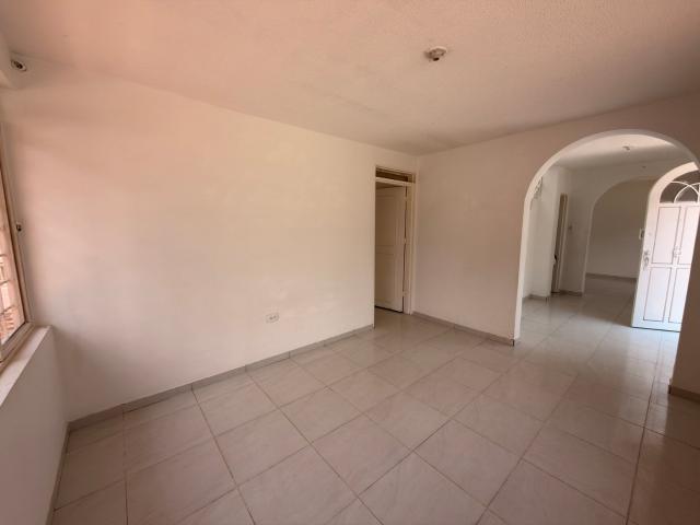 CASA EN LOMAS DE GRANADA