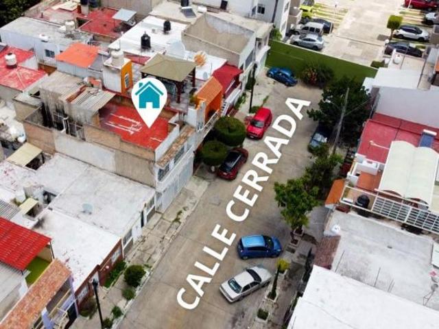 Casa en Lomas de Independencia, excelente para inversión