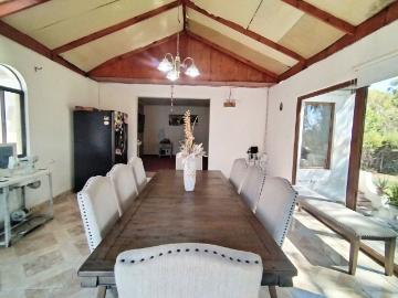 CASA EN LOMAS DE LO AGUIRRE CON GRAN TERRENO