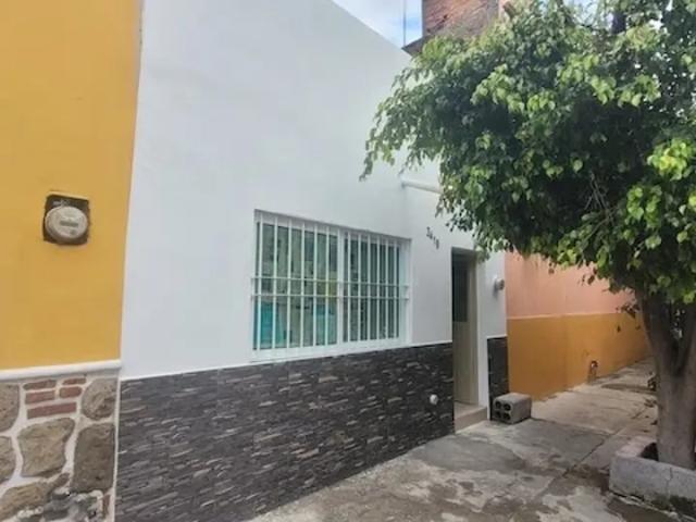 Casa en Lomas de Polanco a Dos Cuadras del Tren Ligero, Guadalajara