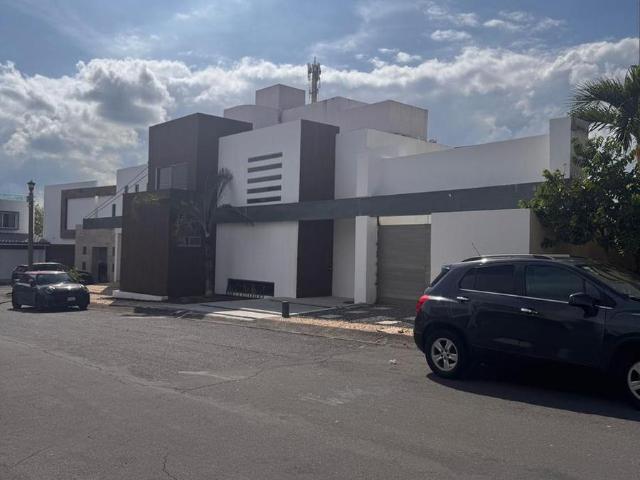 Casa en Lomas Residencial