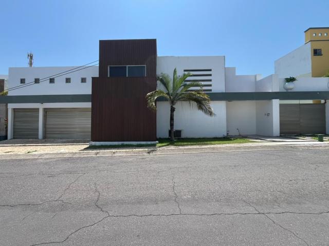 Casa en Lomas Residencial