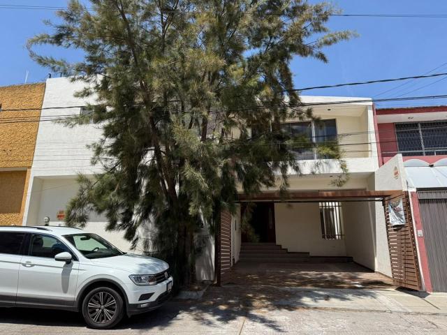 Casa en Lomas 3ra Secc