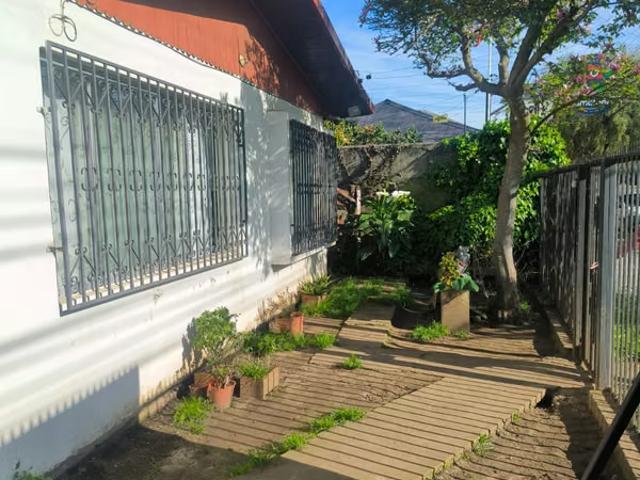 Casa en los Angeles Vendo | 3 Dormitorios por 5200.00 en Los Ángeles