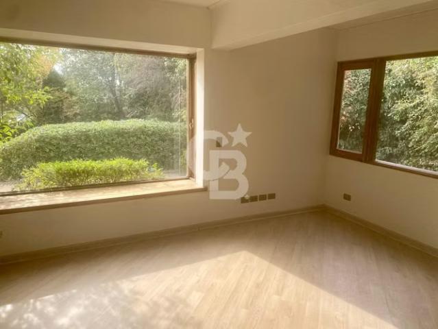 Casa en Los Dominicos Las Condes | 6 dormitorios por 27400.00 en Las Condes