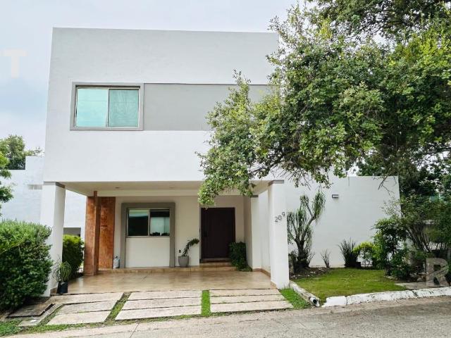 Casa en Los Encinos