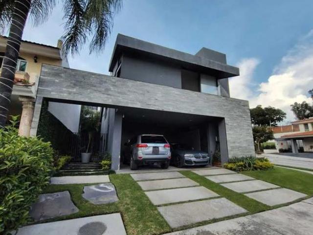 Casa en Los Frailes Zona Andares con acabados de lujo