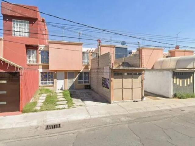 Casa en Los Héroes Tecamac