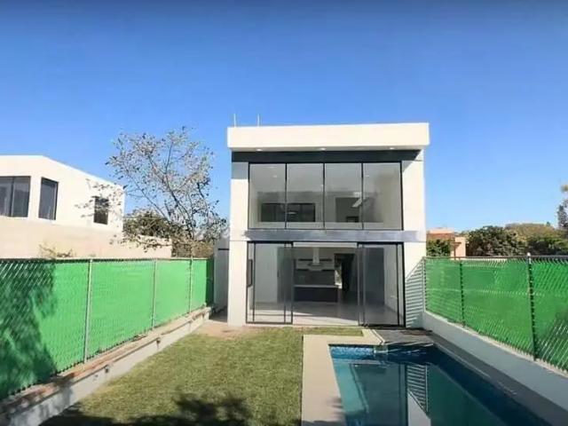 Casa en Residencial Los Mangos | Alberca Privada, Doble Altura y Seguridad 24/7