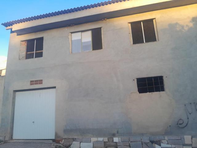 Casa en Losa del Obispo de 238 m2