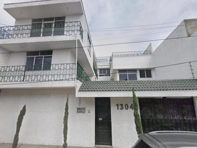 Casa en Puebla Puebla en la Col. Veinte De Noviembre en la Av 78 Poniente