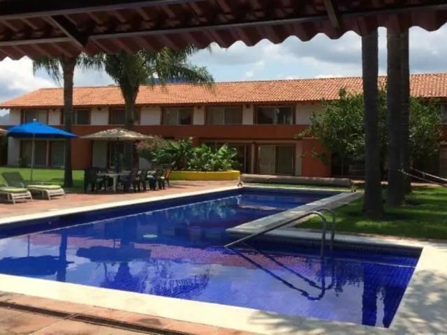 CASA EN PUEBLO OACALCO