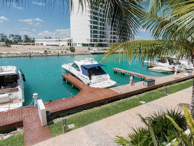 Casa en Puerto Canc?n, Marina Condos