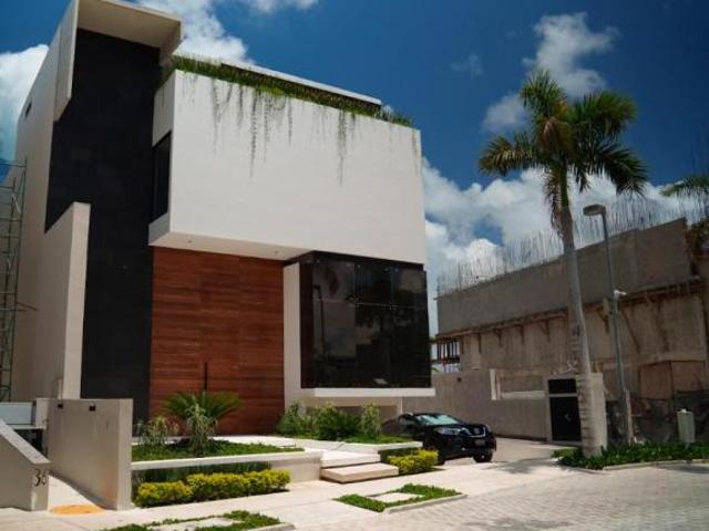 Casa en Puerto Cancún Lagunas