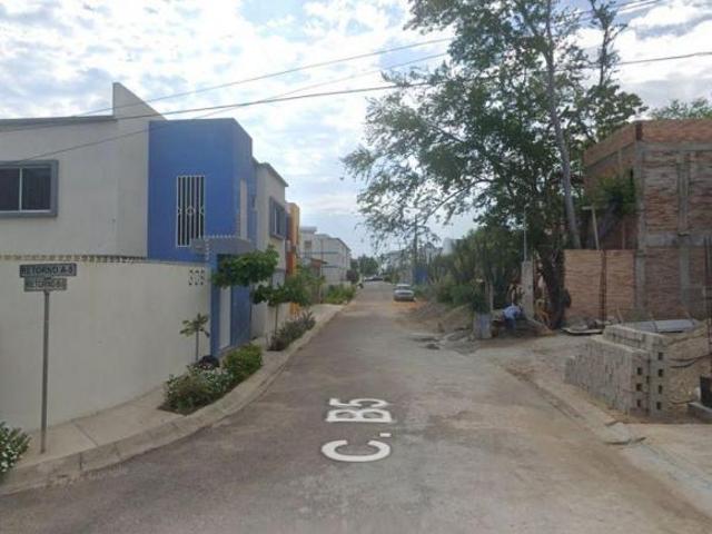 Casa en Puerto Escondido, Oaxaca. ¡Súper precio!