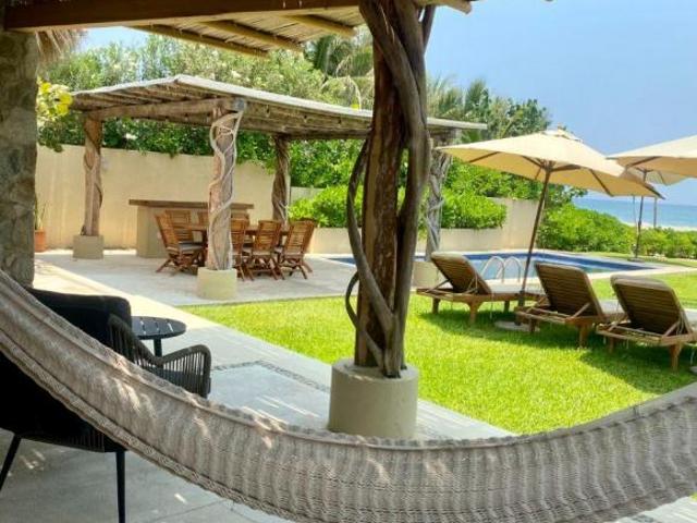 Casa en Puerto Escondido San Pedro Mixtepec de 750 m² con 5 recámaras en venta
