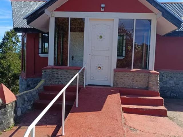 ¡Casa en puerto montt con vista al mar y gran terreno! 2 dormitorios por 220000. 00 en Puerto Montt
