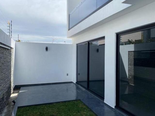 CASA EN PUNTO SUR
