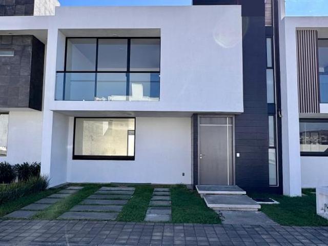 CASA EN PACHUCA CON 3 RECAMARAS Y AMPLIOS ESPACIOS JUSTO A LADO DE LA NUEVA EXPLANADA SUR