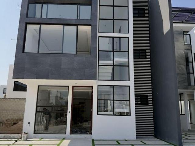 CASA EN PACHUCA CON 4 RECAMARAS UNA EN PLANTA BAJA Y EN PRIVADA