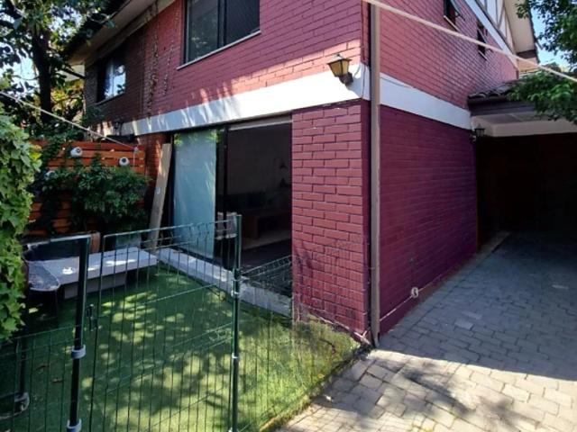 Casa en pasaje privado cerrado, 3 dorm + servicios