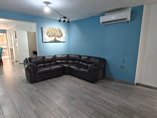 Casa en Paseo de los Nogales Santa Rosa