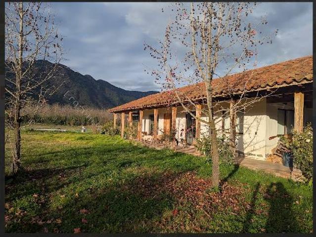 Casa en parcela aislada, inmejorables vistas y conectividad
