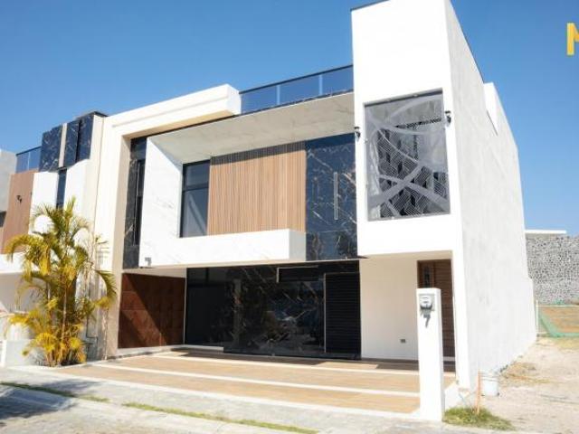 Casa en Parque Napa, Lomas de Angelopolis lll