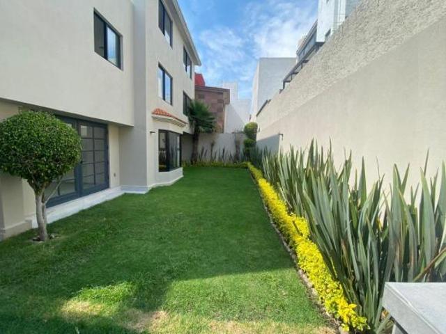 CASA EN PEDREGAL DE SAN FRANCISCO CON DOBLE FILTRO DE SEGURIDAD