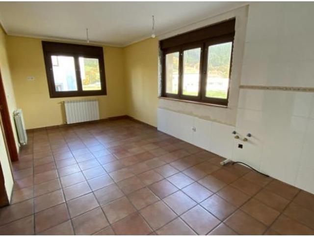 CASA EN PESUES VAL DE SAN VICENTE