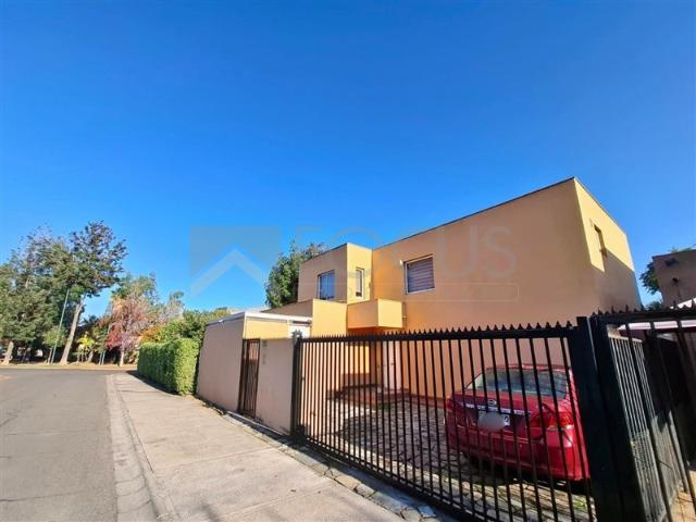 Casa en Peñalolén en Arriendo