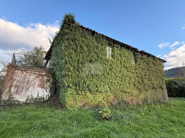 CASA EN PIEDRA A LA VENTA EN GULLADE