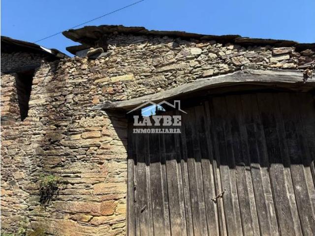 CASA EN PIEDRA PARA REFORMAR EN GUNTÍN DE BÓVEDA