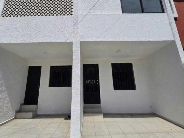 Casa en Pinar de la Calma, con recámara en planta baja, 4 recámaras, remodelada