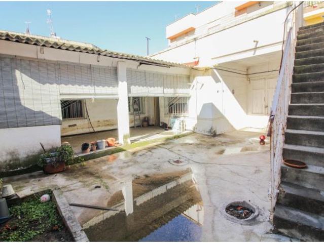 CASA EN PLANTA BAJA Y ESQUINA EN BENIEL ORIHUELA