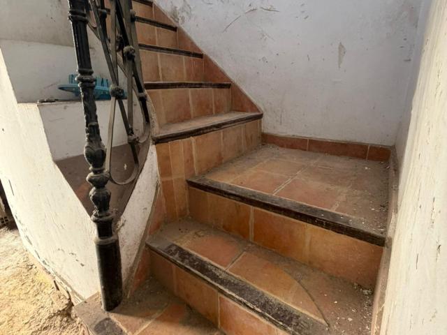 CASA EN PLENO CENTRO DE ABARAN