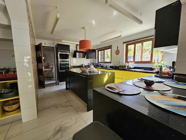 Casa en portones de pichimapu | 6 dormitorios por 17500.00 en Talca