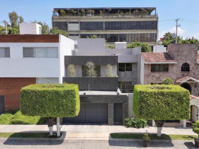 Casa en Prados de Providencia