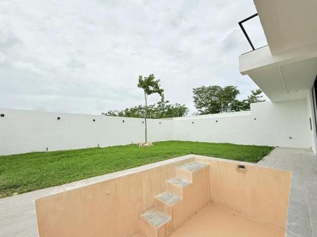 Casa en preventa dentro de privada residencial en merida sitpacht