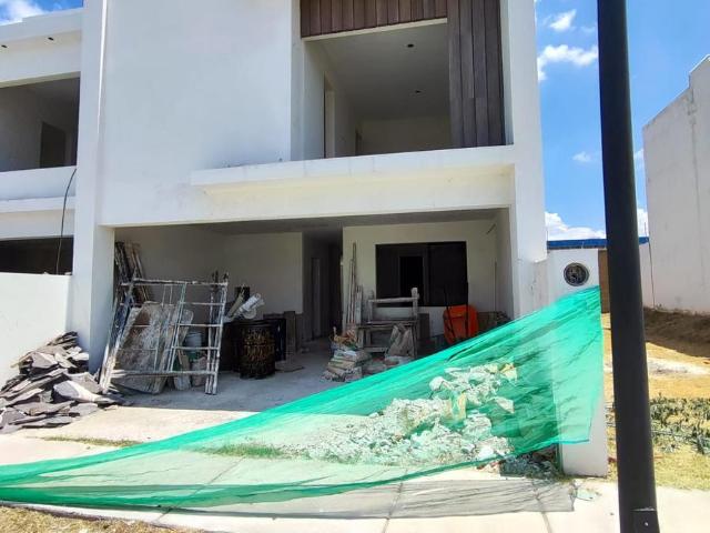 Casa en PreVenta en Mayorca con 4 Rec?maras, una en Planta Baja y Roof Garden