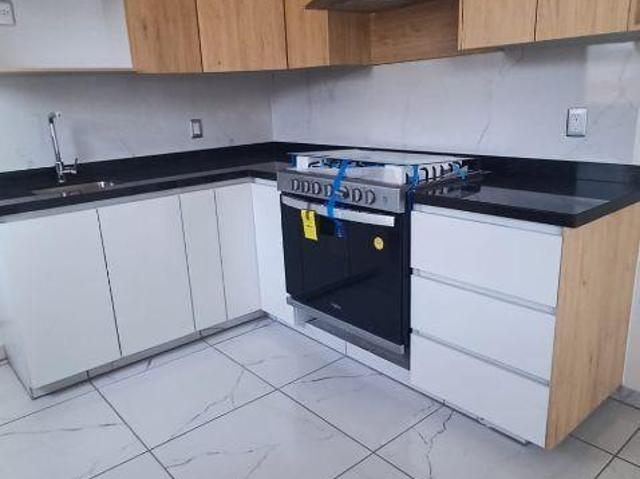CASA EN PREVENTA EN BUGAMBILIAS
