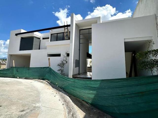 CASA EN PREVENTA EN JARDINES DEL CAMPESTRE LEÓN GTO
