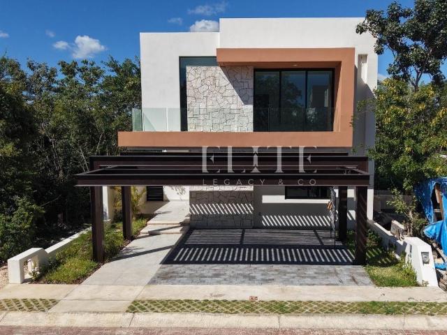 Casa de 3 Rec?maras en Renta o Venta en Residencial V?a Cumbres