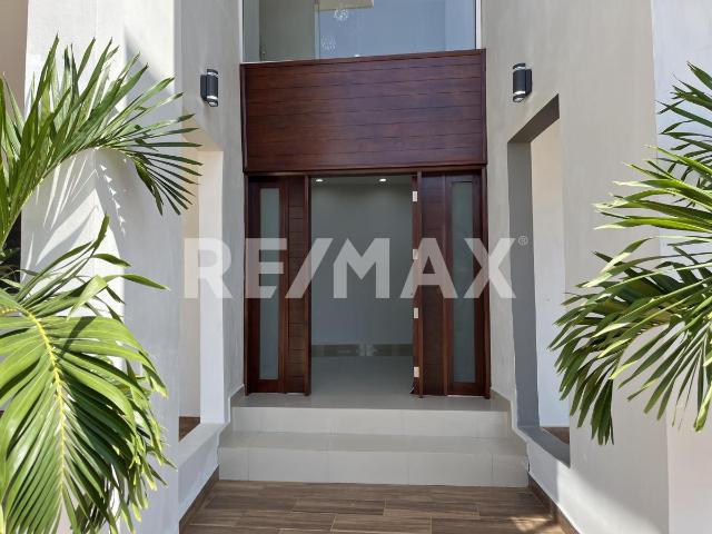 CASA EN PREVENTA EN SOLES PARQUE RESIDENCIAL