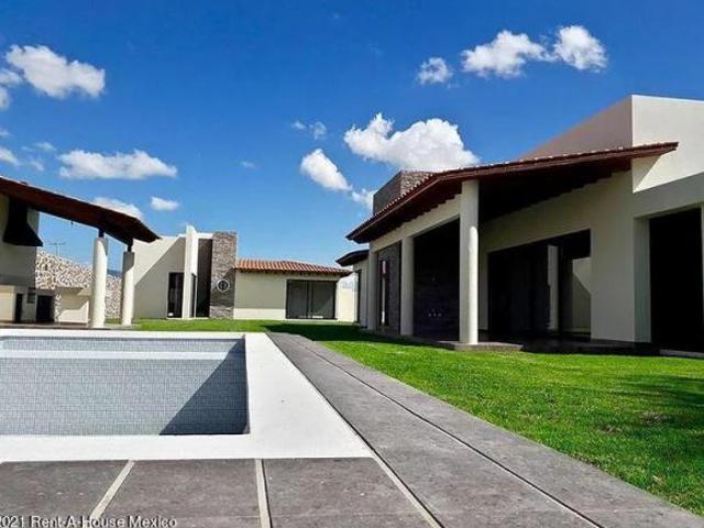 Casa en Preventa en Tequisquiapan con 3 Recámaras y Alberca RAH2689