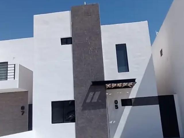 CASA EN PREVENTA FRACC LAS PUERTAS 2 PISOS CON TERRENO EXCEDENTE TORREON, COAH