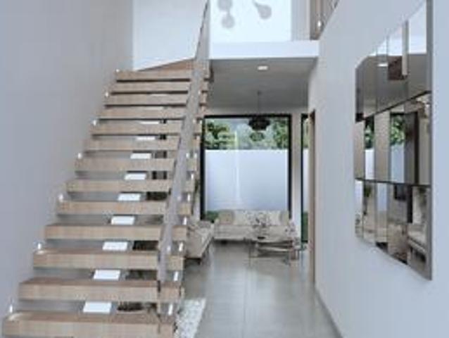 Casa en Priv. Los Nogales con estudio/ rec?mara en p.b. y amplio patio