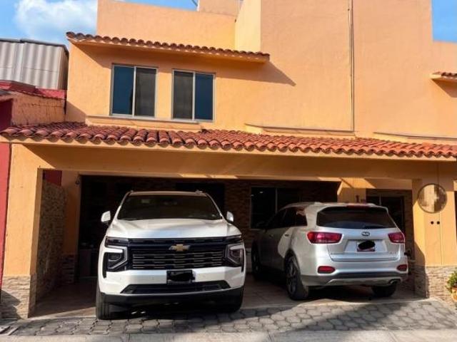 Casa Remodelada de 4 Recamaras, 290 M2, en Privada con vigilancia
